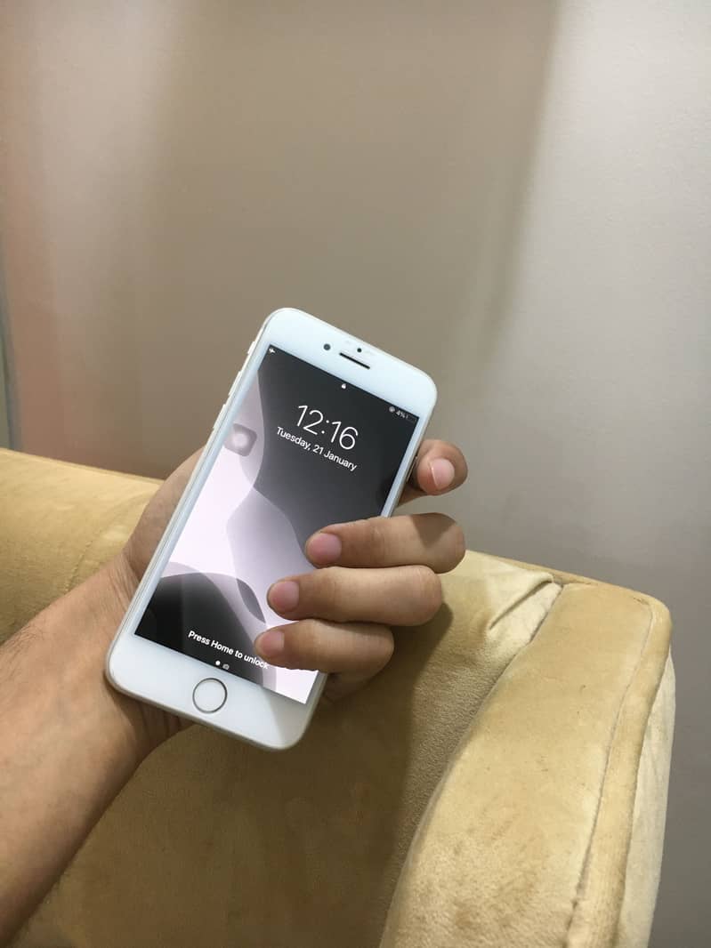 Apple iPhone 8 1