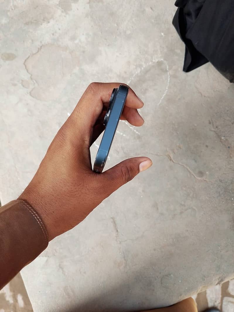 Apple iPhone 14 1