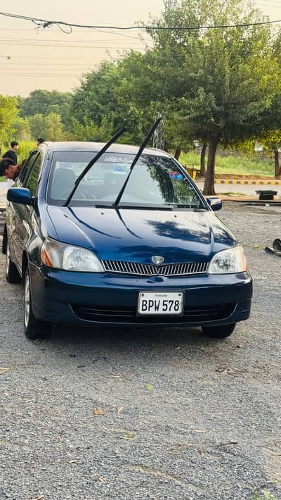 Toyota Platz 2000