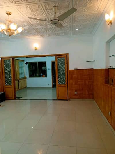 G91 Upper Portion Available For Rent