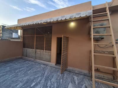 5 marla 2nd floor for rent