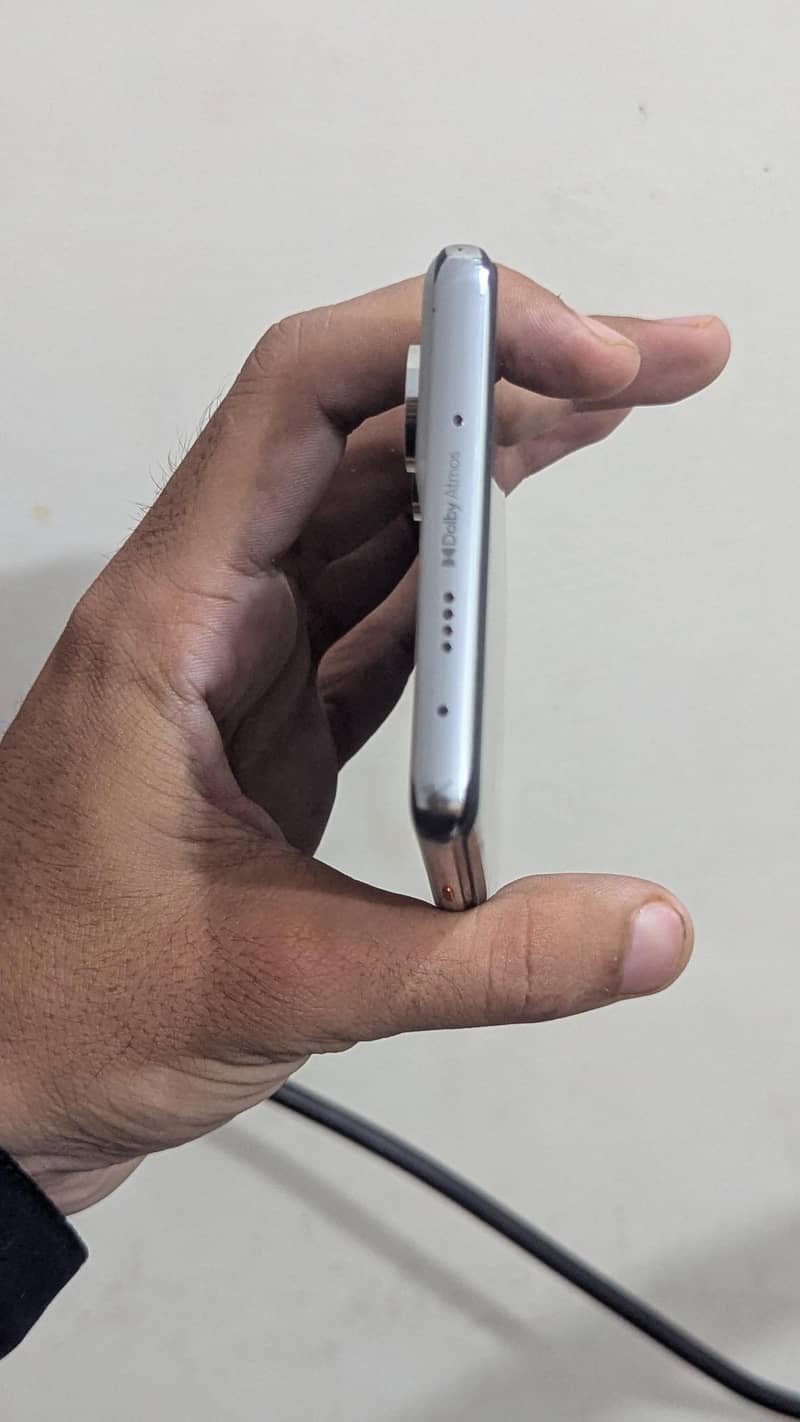 Tecno CAMON 40 Pro 4