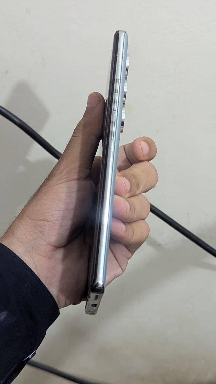 Tecno CAMON 40 Pro 7