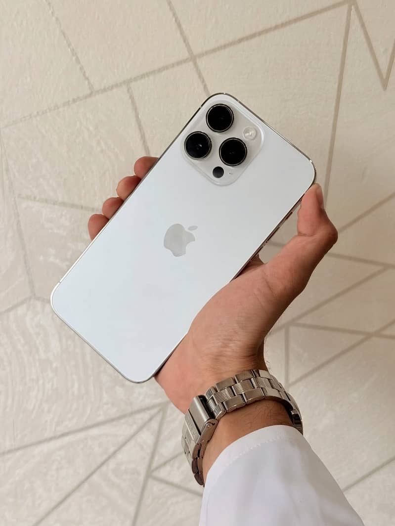 Apple iPhone 14 Pro Max 0