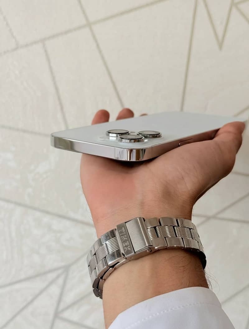 Apple iPhone 14 Pro Max 2