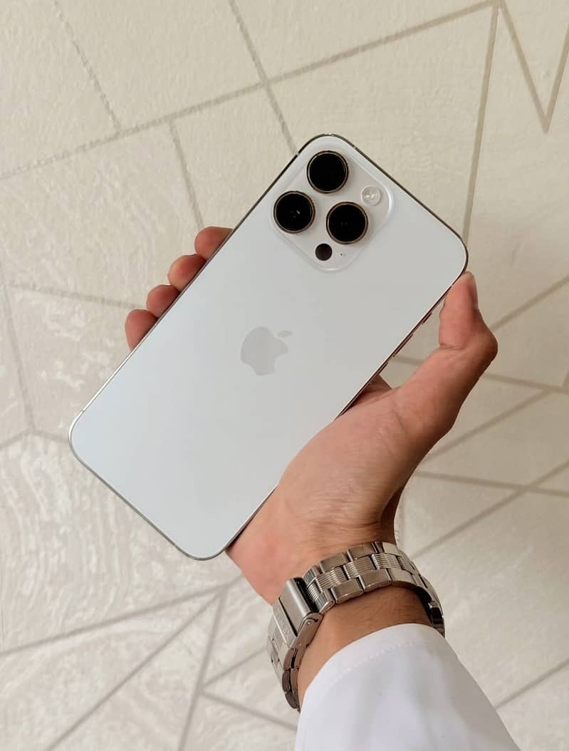 Apple iPhone 14 Pro Max 3