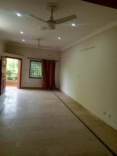 Big 3 Bed Upper Portion 40x80 - Drawing Dining + Terrace