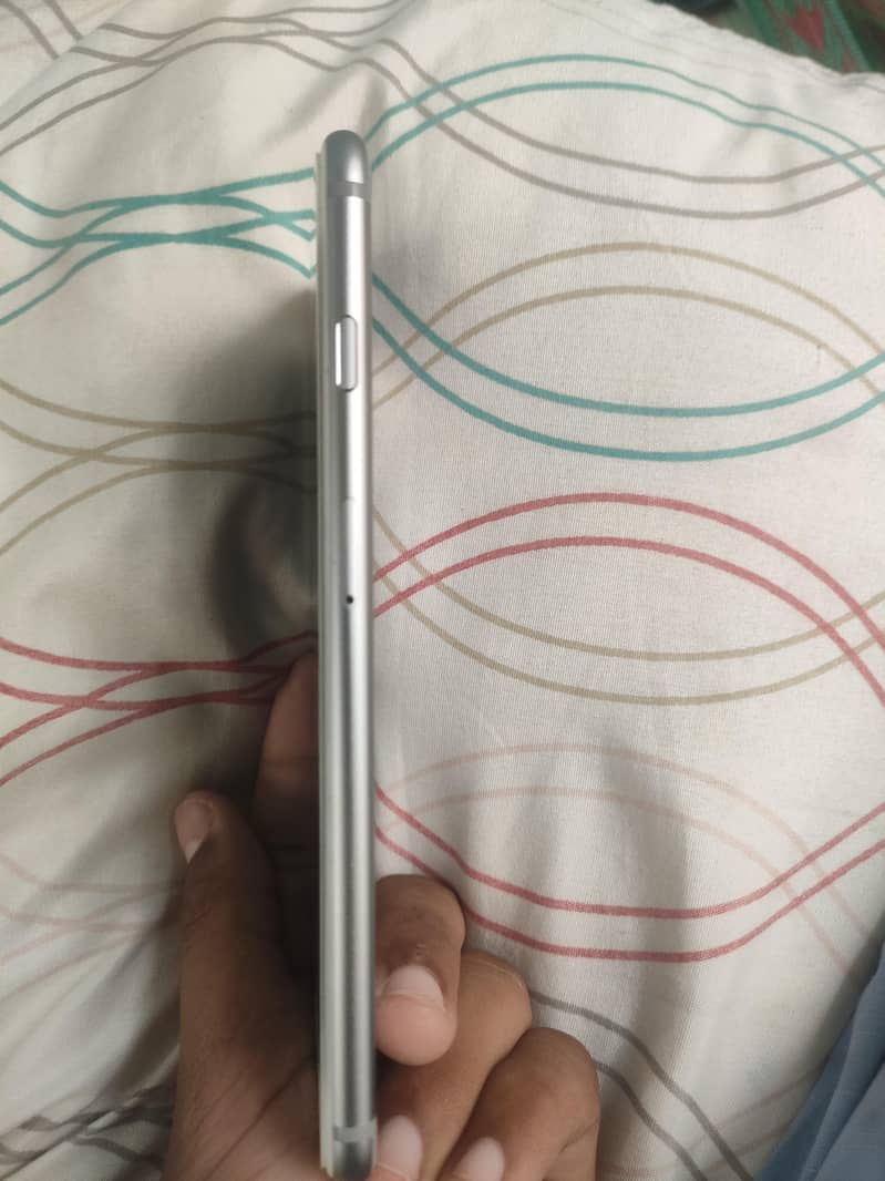 Apple iPhone 6S Plus 2