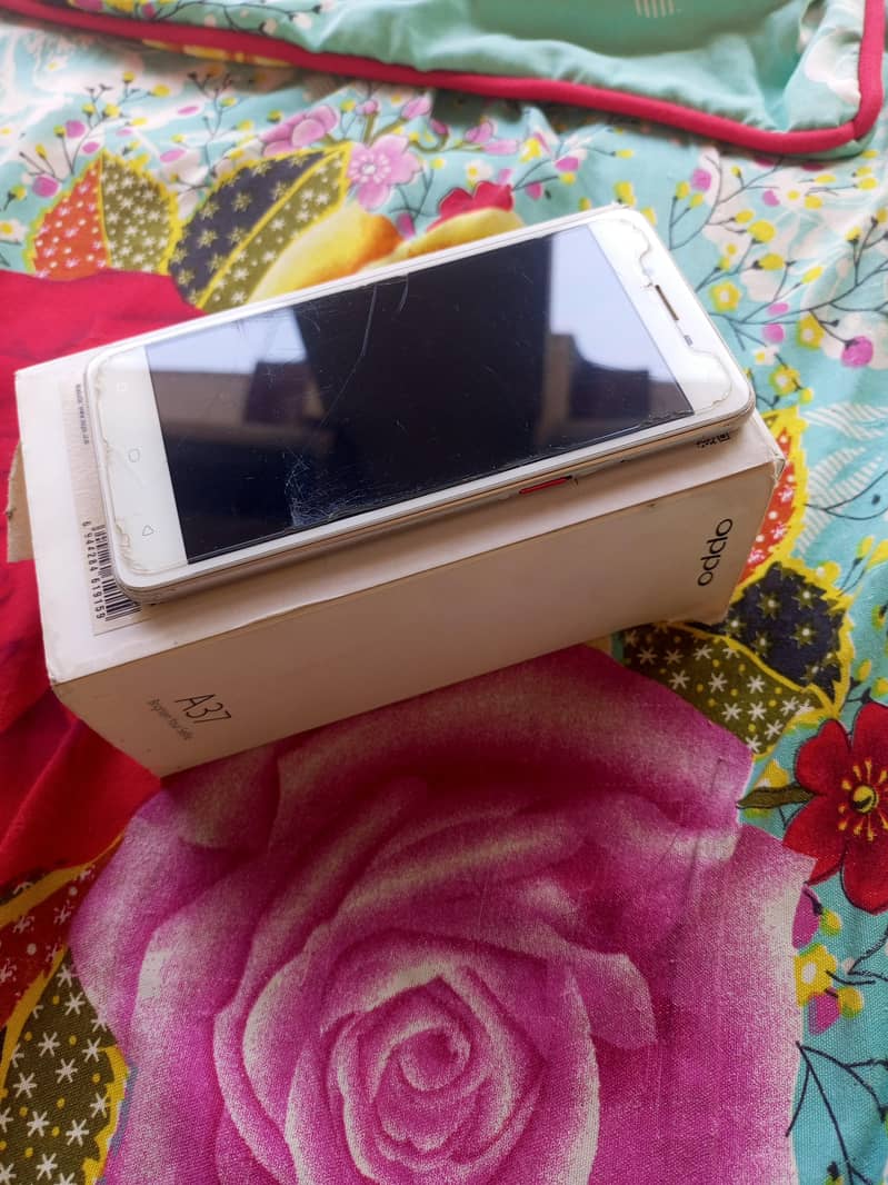 oppo A37 4