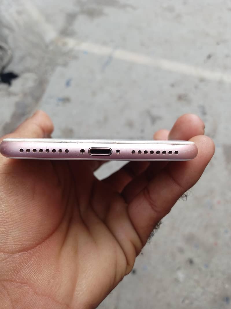 Apple iPhone 7 Plus 1