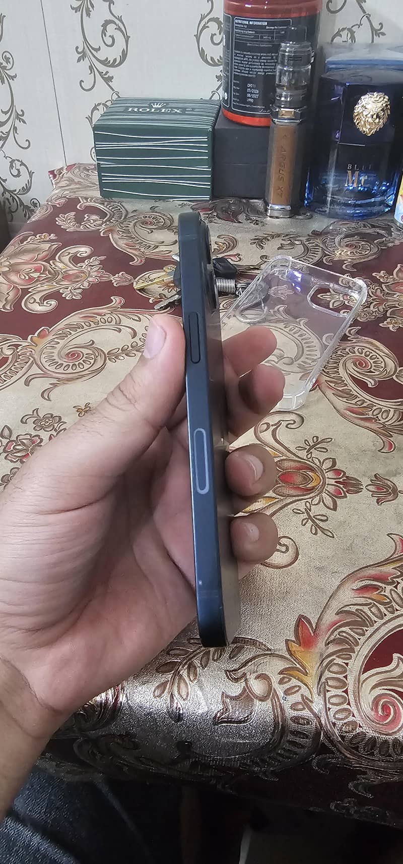 Apple iPhone 13 2