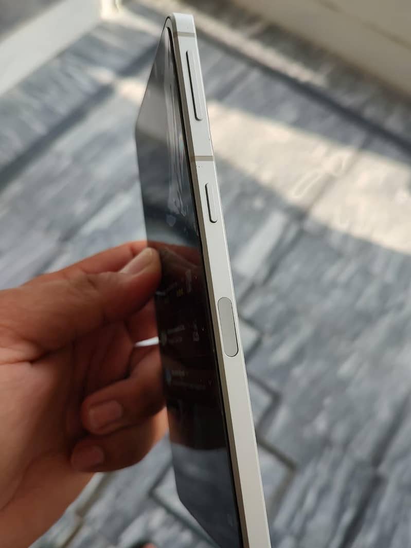 Sharp Aquos Sense7 plus 2