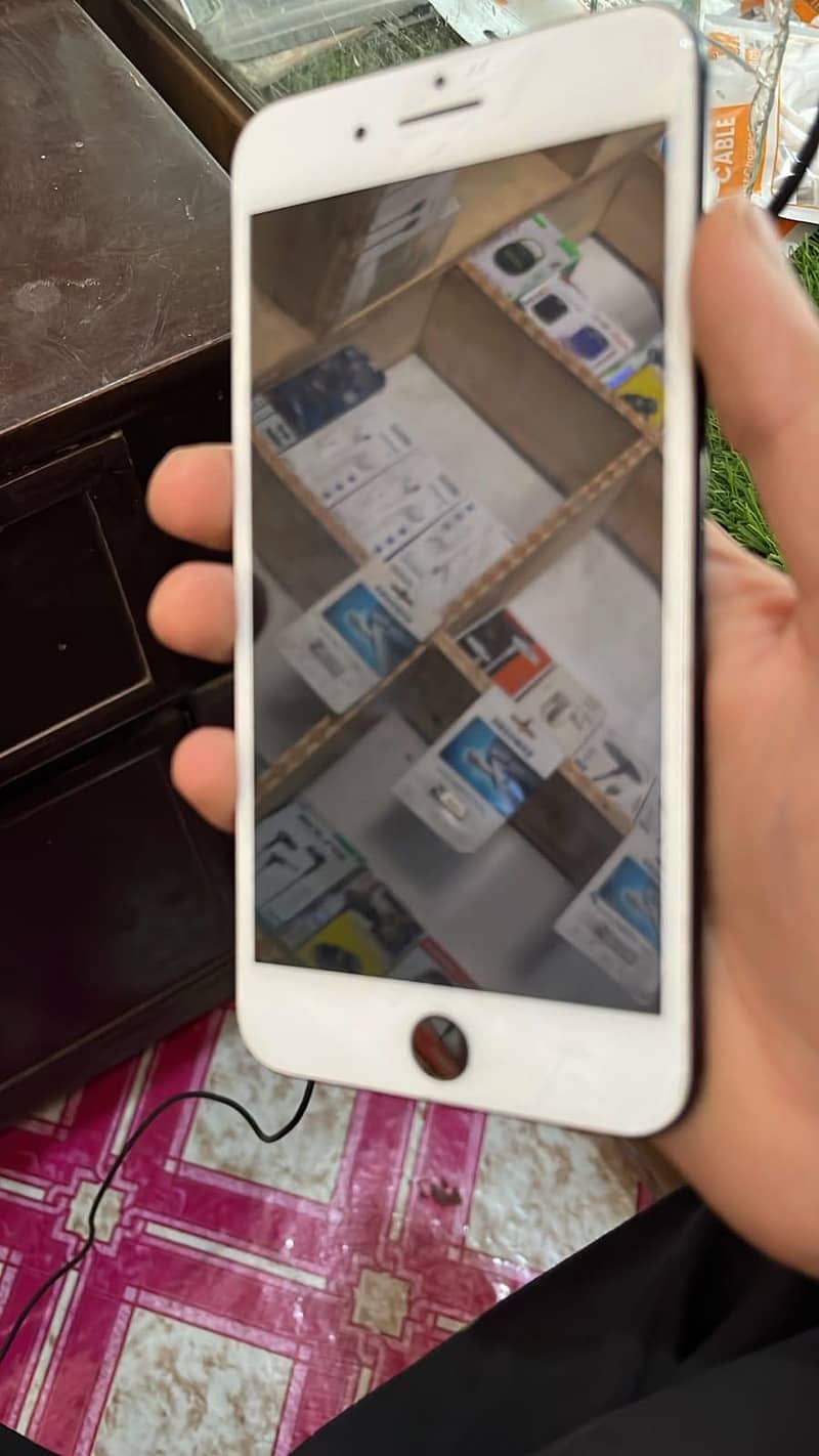Apple iPhone 7 Plus 1