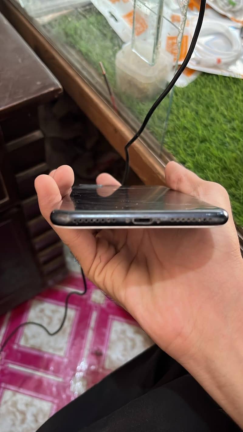 Apple iPhone 7 Plus 2