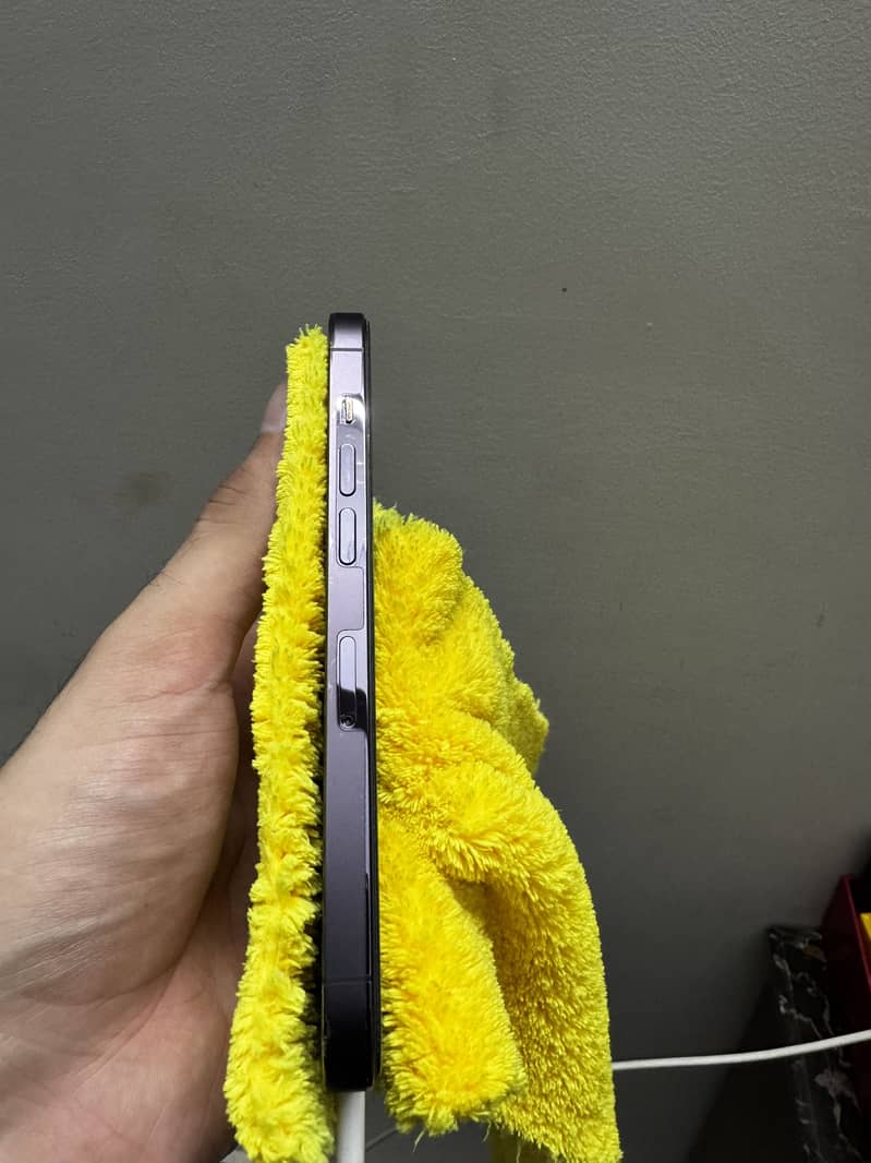 Apple iPhone 14 Pro 2
