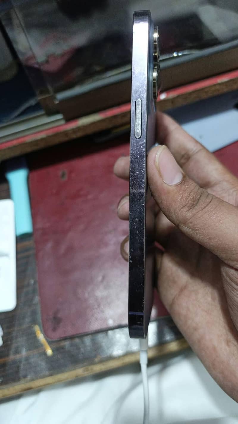Apple iPhone 14 Pro Max 3