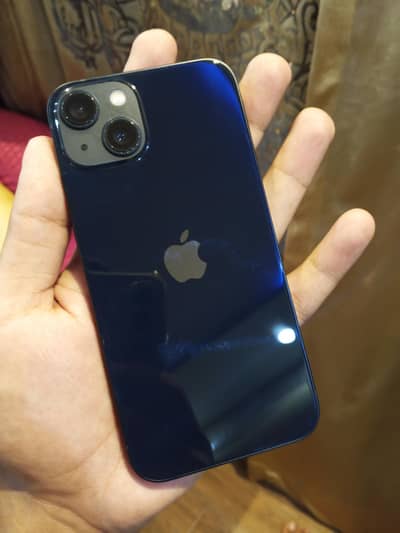 Apple iPhone 13