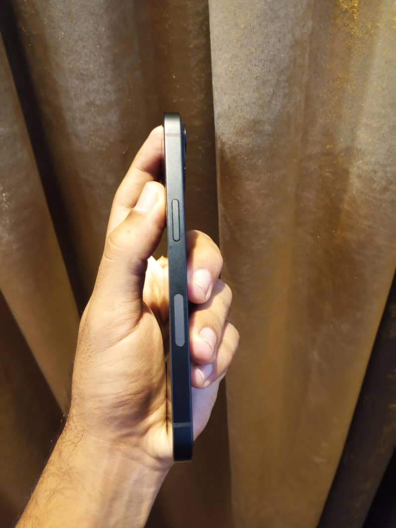 Apple iPhone 13 1