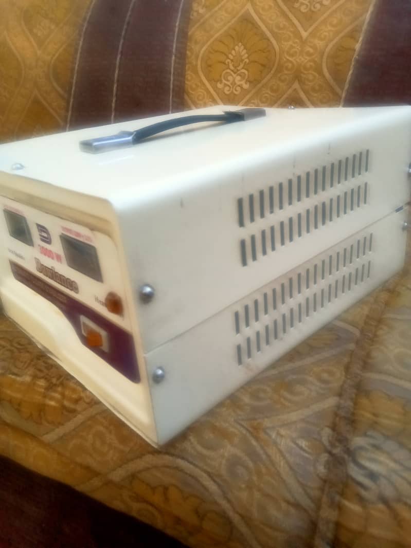 Dawlance Automatic Voltage Stabilizer 3000W. 1