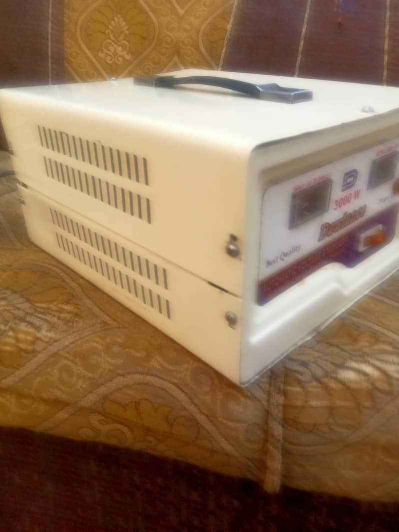 Dawlance Automatic Voltage Stabilizer 3000W. 2