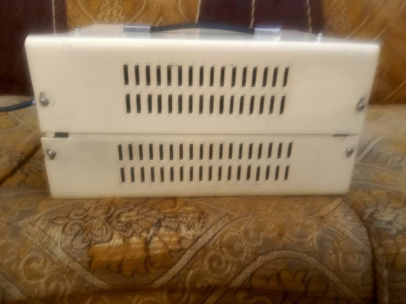 Dawlance Automatic Voltage Stabilizer 3000W. 4