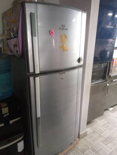refrigerator full size