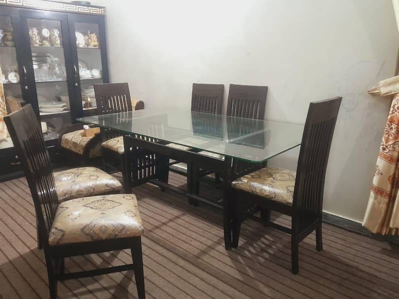 Dining Table 0
