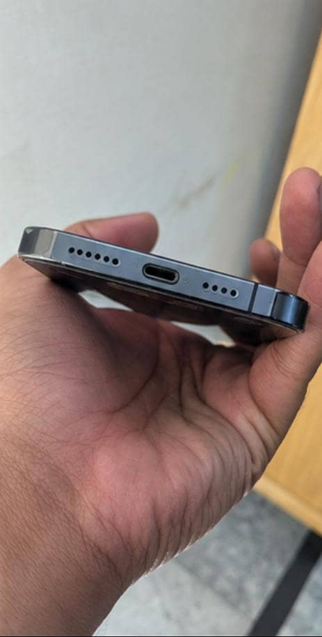Apple iPhone 13 Pro Max 4