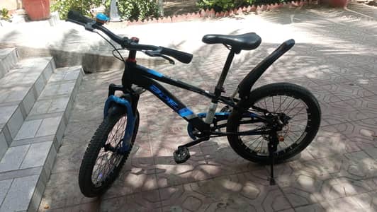 available bicycle in good condition