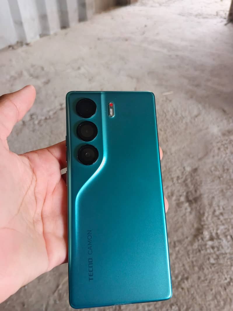 Tecno CAMON 40 0