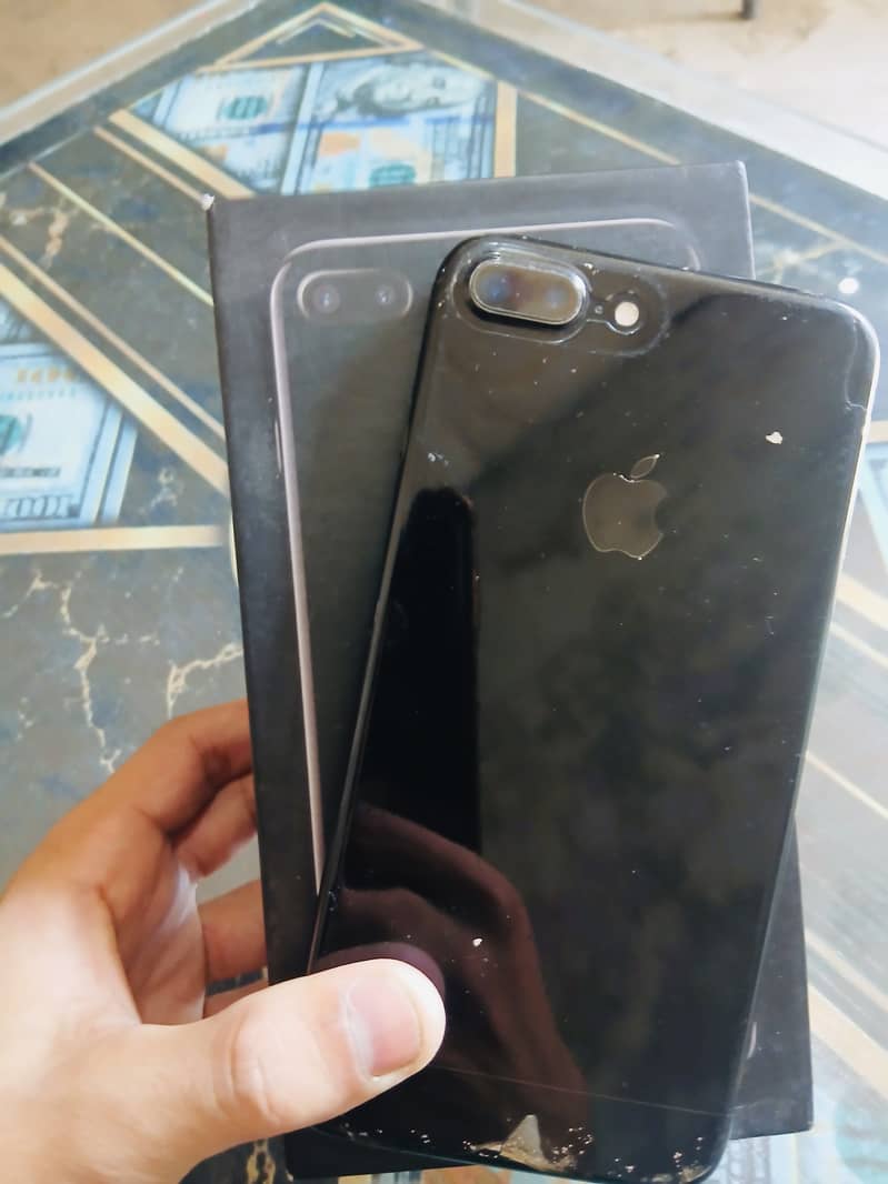 Apple iPhone 7 Plus 0