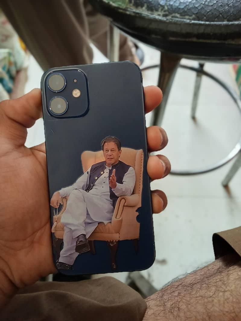 Apple iPhone 12 mini 0