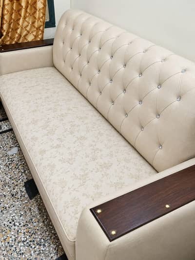 5 Seater Sofa Set – Bilkul New Condition