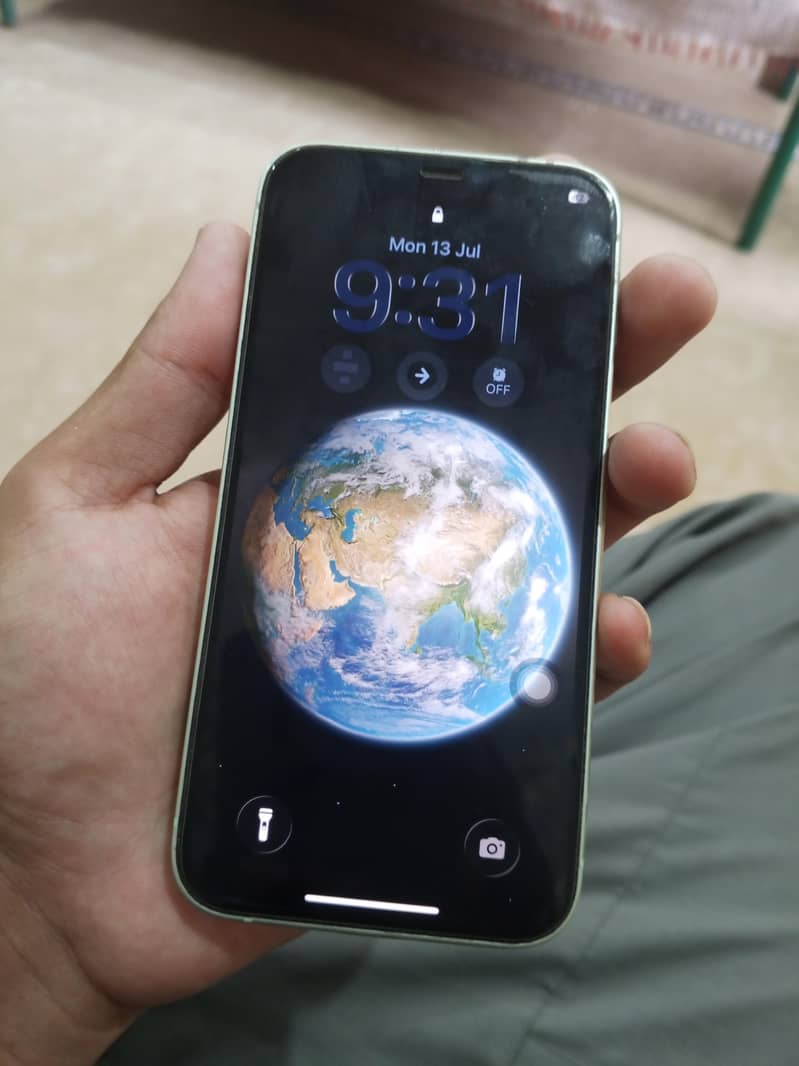 Apple iPhone 12 2