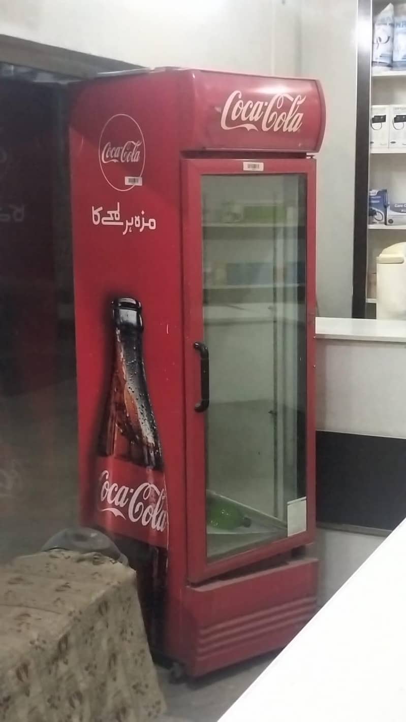 coca cola fridge 0