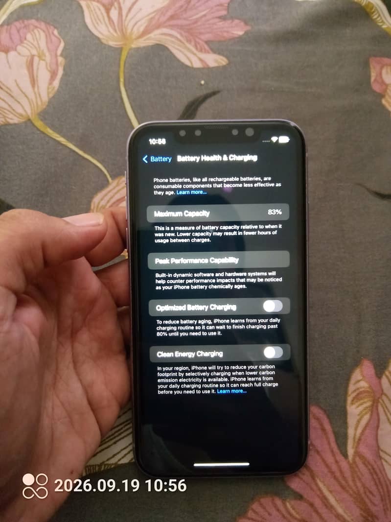 Apple iPhone 11 4