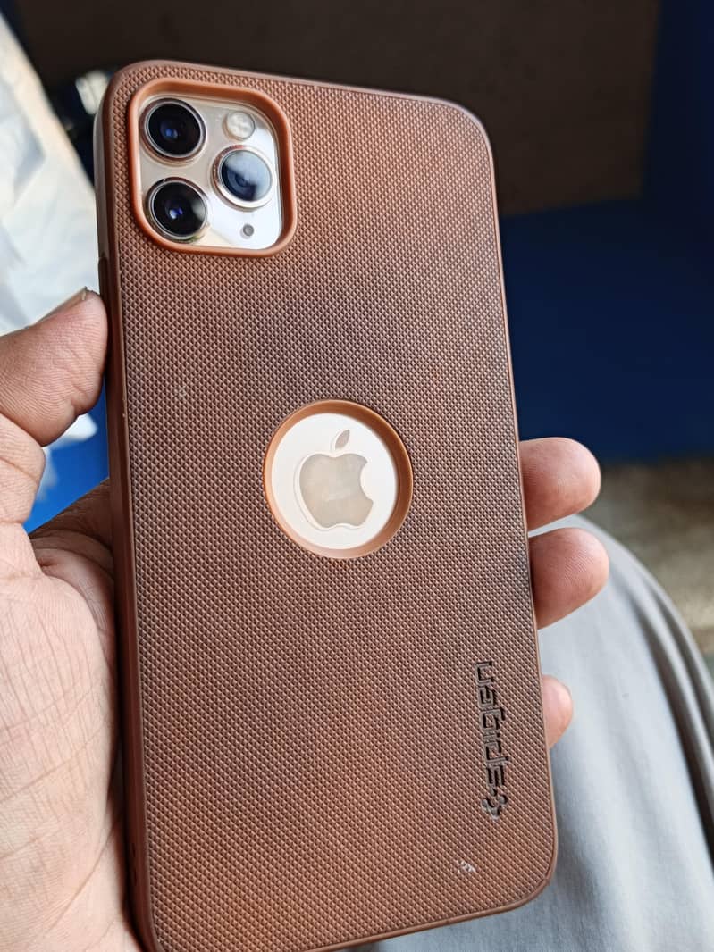 Apple iPhone 11 Pro Max 9