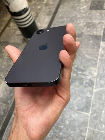 Apple iPhone 16e