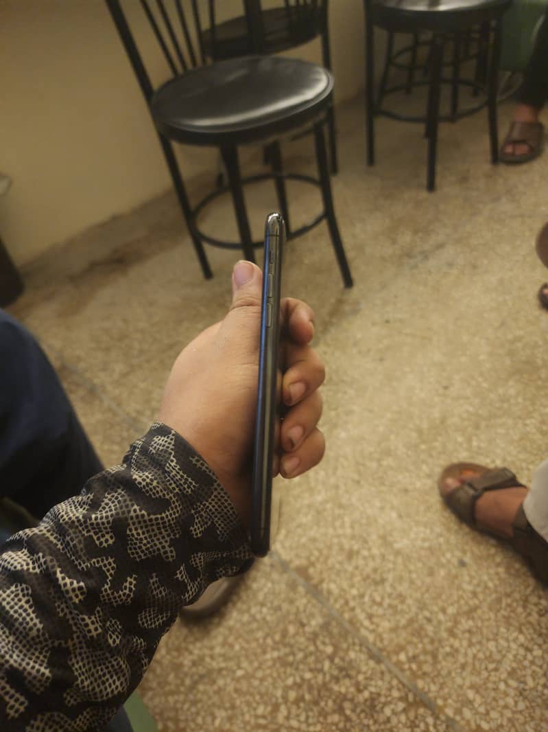 Apple iPhone 11 Pro Max 5