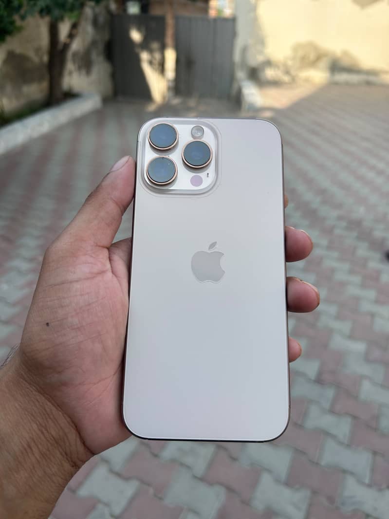 Apple iPhone 16 Pro Max 7