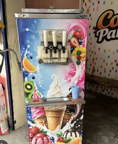 Ice machine ice cone machine
