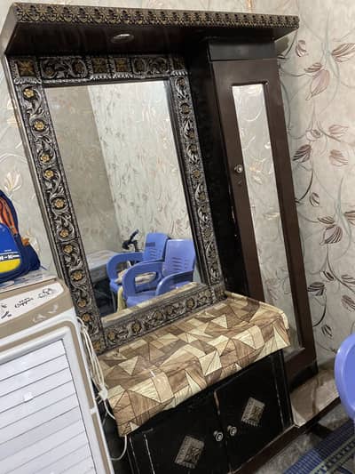 Dressing table