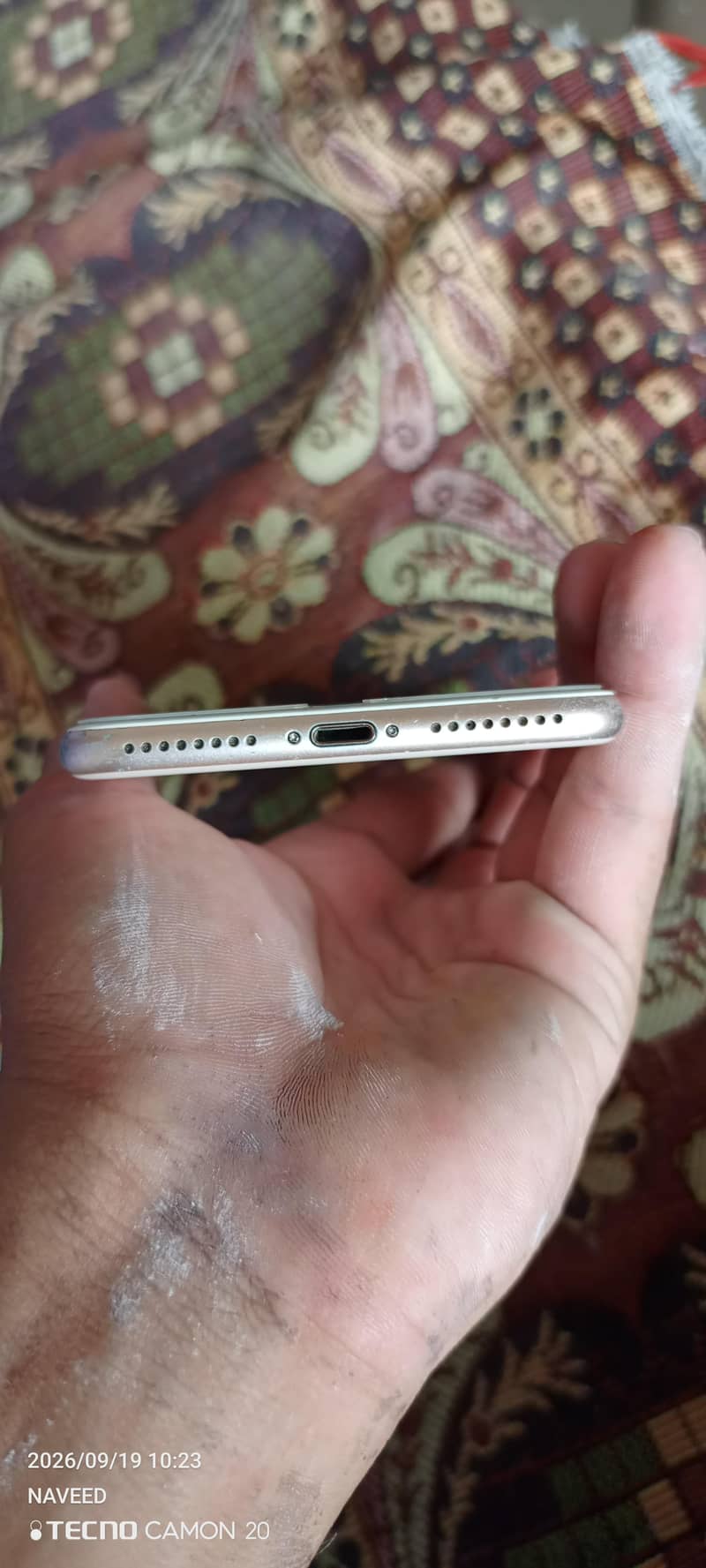 Apple iPhone 8 Plus 3