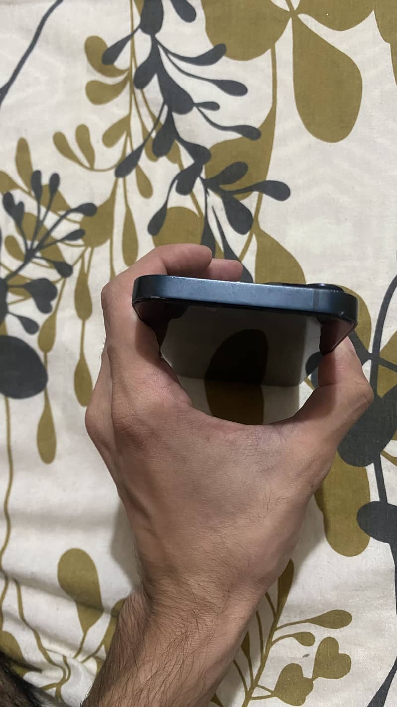 Apple iPhone 14 2