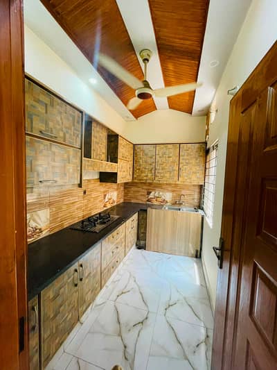 3 marla lower portion for rent jubilee town