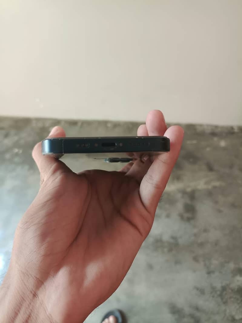 Apple iPhone 13 3