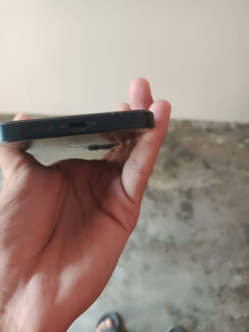 Apple iPhone 13 6