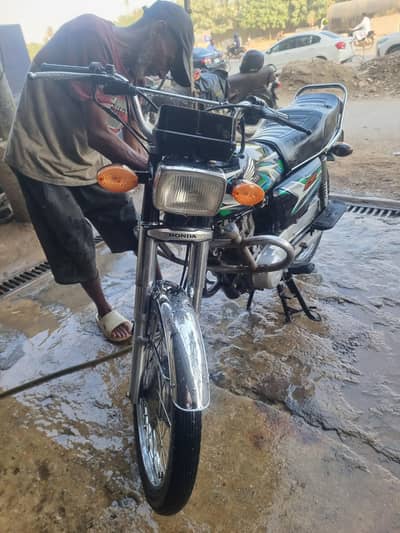 Honda 125 khi num