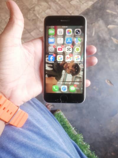 Apple iPhone SE
