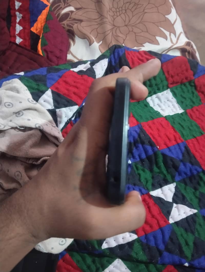 Poco c75 4
